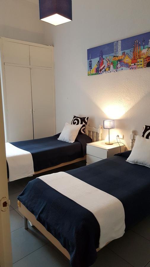 Hostal Parisien Las Ramblas Barcelona Ngoại thất bức ảnh