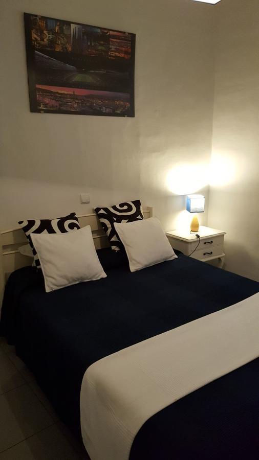 Hostal Parisien Las Ramblas Barcelona Ngoại thất bức ảnh